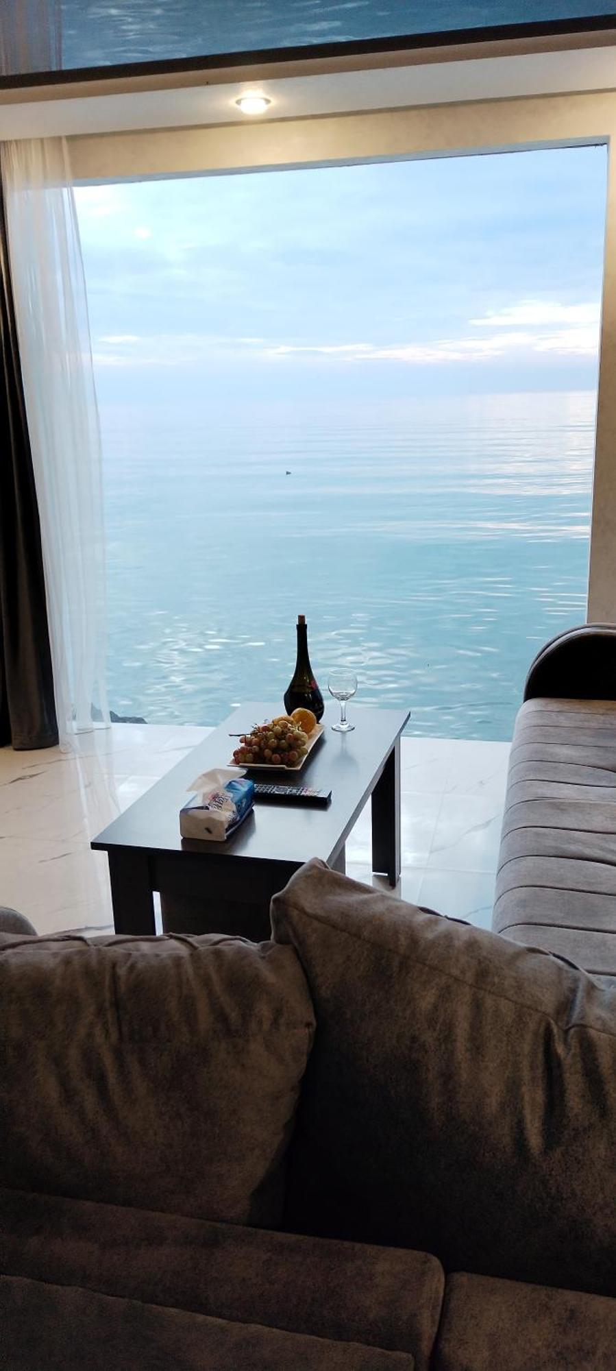 Pearl Apartment *